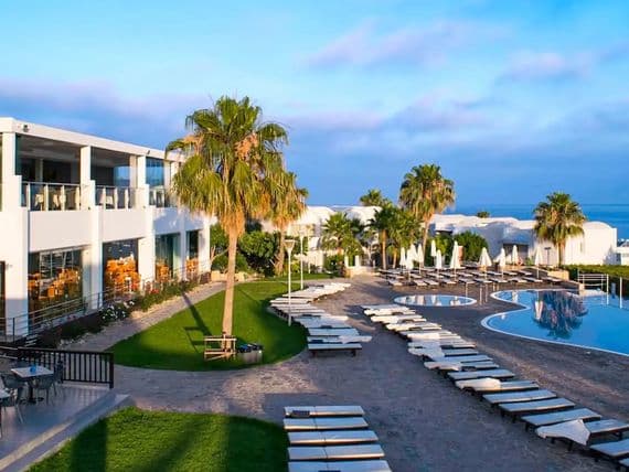 Theo Sunset Bay Holiday Village