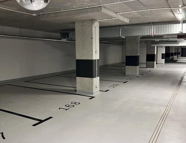 Supreme Parking Garage - zdjęcie 5