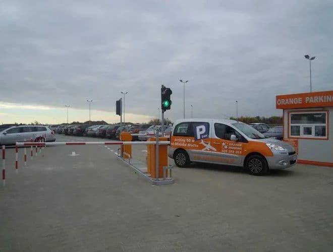 Orange Parking Modlin