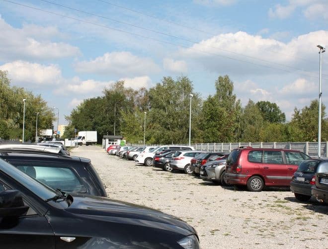 Parking Pienista 32