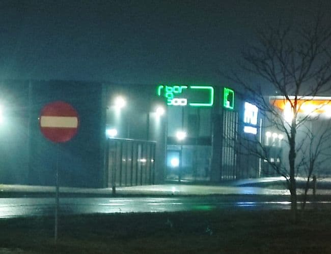 Q-Parking Lotnisko Poznań-Ławica - zdjęcie 1