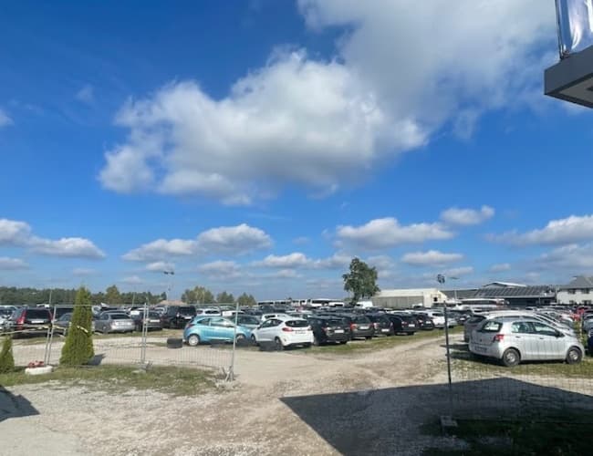 Parking pod wiatrakiem - zdjęcie 3