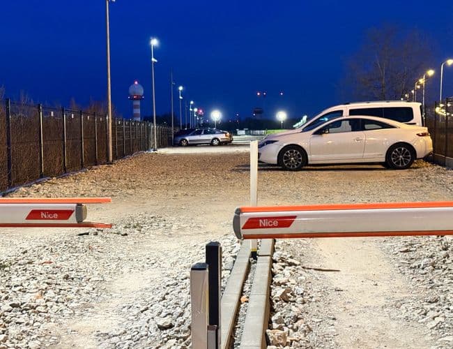 Elite Parking Lotnisko Okęcie Chopina Warszawa - zdjęcie 4