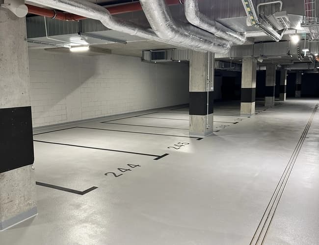 Supreme Parking Garage - zdjęcie 4