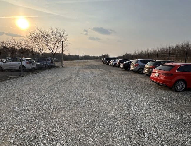 C3 Parking Lotnisko Kraków Balice - zdjęcie 2