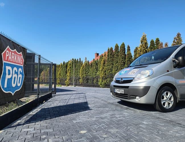 Central Parking P66 Lotnisko Okęcie Chopina Warszawa - zdjęcie 1