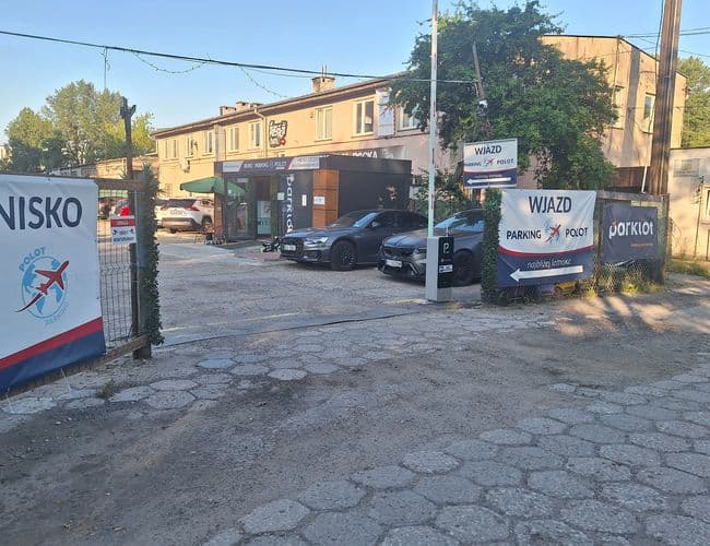 Parking Polot Premium Lotnisko Okęcie Chopina Warszawa - zdjęcie 2