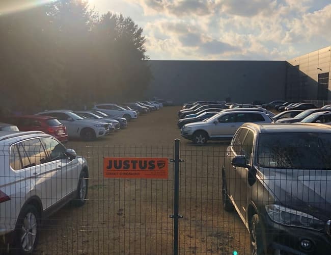 Holiday Car Park - zdjęcie 3