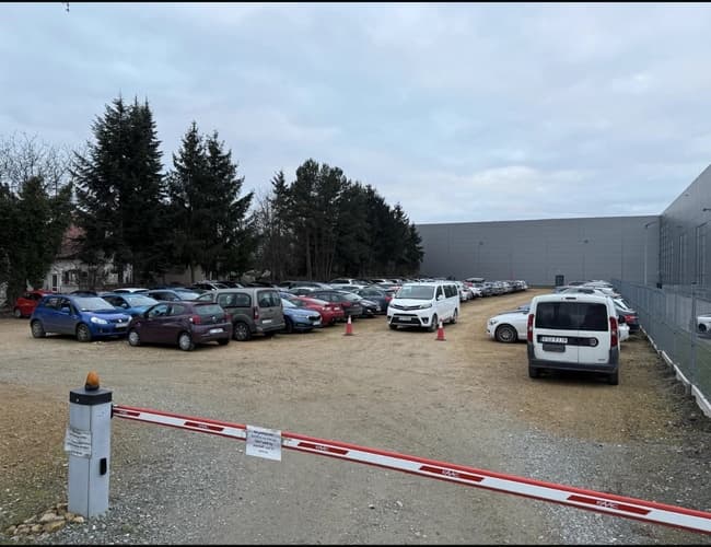 Holiday Car Park - zdjęcie 5