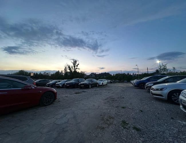 Green Car Park Lotnisko Modlin Warszawa - zdjęcie 2