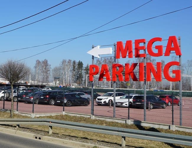 MEGA Parking Lotnisko Katowice Pyrzowice - zdjęcie 1