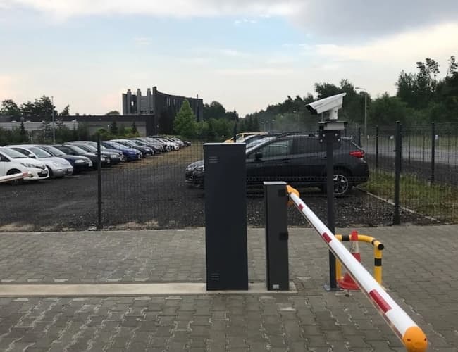 Parking LOT 24 - zdjęcie 1