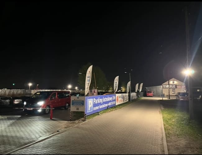 Parking Blisko Lotniska Lotnisko Okęcie Chopina Warszawa - zdjęcie 6