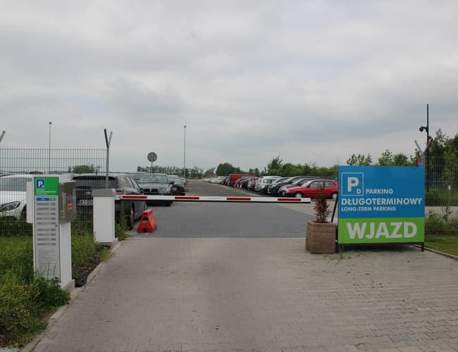 Oficjalny Parking Lotnisko Wrocław Strachowice - zdjęcie 3