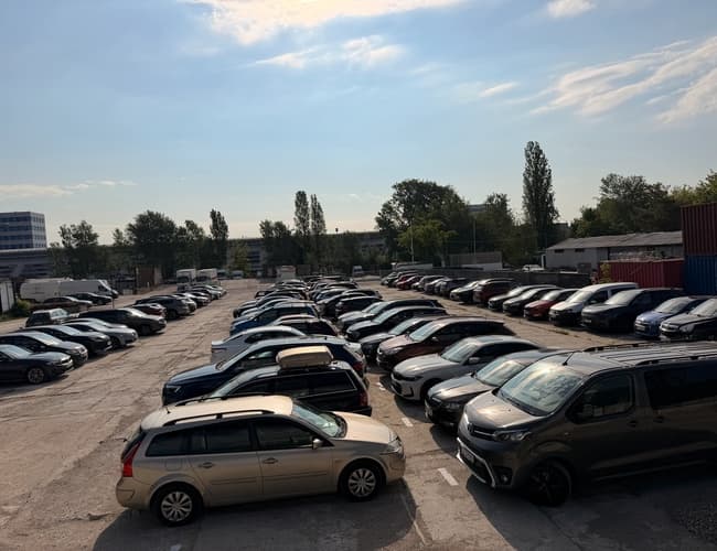 Lux Parking - Premium Lotnisko Okęcie Chopina Warszawa - zdjęcie 2