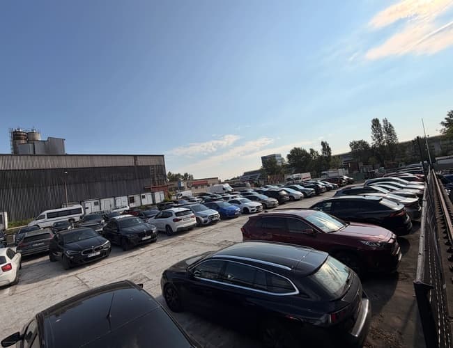 Lux Parking - Premium Lotnisko Okęcie Chopina Warszawa - zdjęcie 3