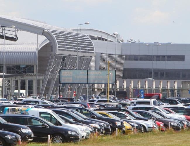 VALET Parking Lotnisko Poznań-Ławica - zdjęcie 1