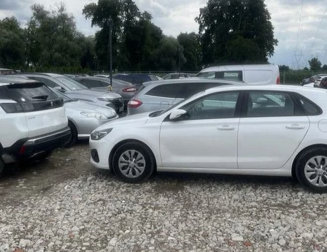Parking lotniskowy Dąbrowa Lotnisko Poznań-Ławica - zdjęcie 4