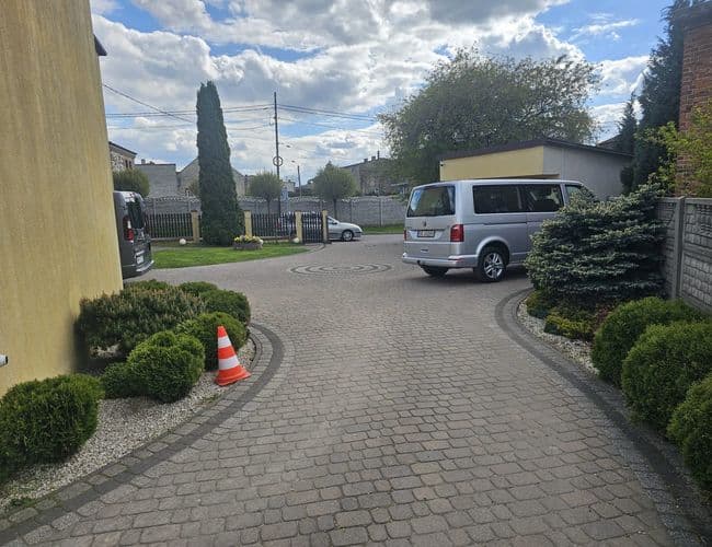 Parking na Krótkiej Lotnisko Katowice Pyrzowice - zdjęcie 2