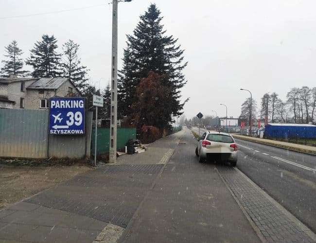 Parking Szyszkowa 39 Lotnisko Okęcie Chopina Warszawa - zdjęcie 1