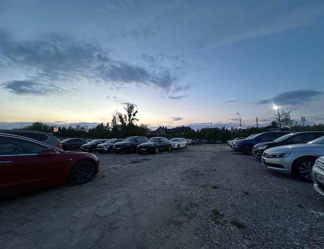 Green Car Park Lotnisko Modlin Warszawa - zdjęcie 2