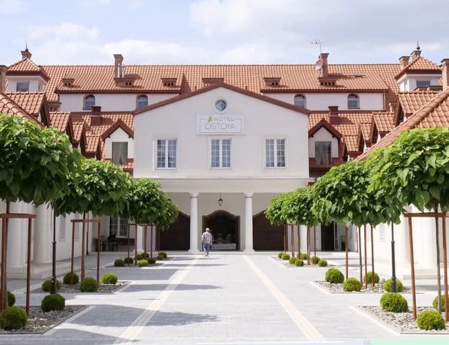 Parking Zielony Kompleks Dwór Ostoya Lotnisko Rzeszów Jasionka - zdjęcie 5
