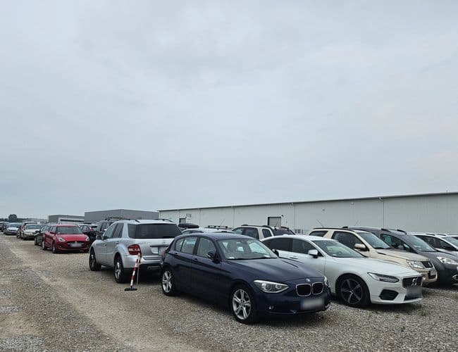 Holiday Parking Lotnisko Okęcie Chopina Warszawa - zdjęcie 2