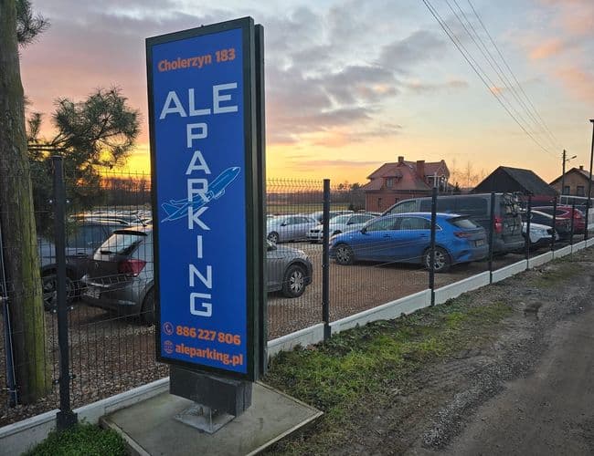 AleParking zadaszony Lotnisko Kraków Balice - zdjęcie 3