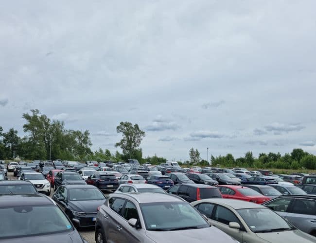 Parking Tani i Bezpieczny PREMIUM Lotnisko Modlin Warszawa - zdjęcie 4
