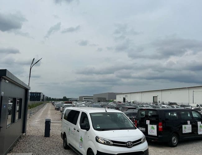 Holiday Parking Lotnisko Okęcie Chopina Warszawa - zdjęcie 5