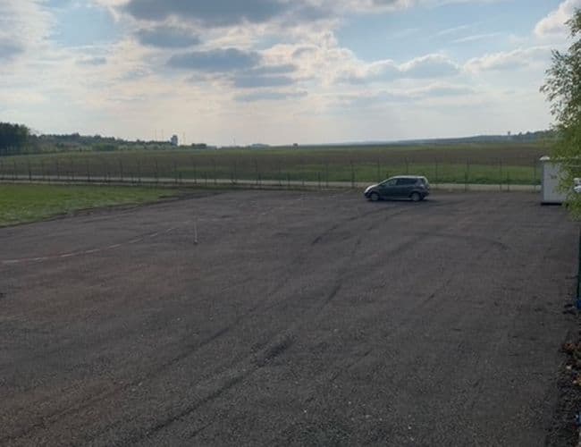Parking z widokiem Lotnisko Katowice Pyrzowice - zdjęcie 5