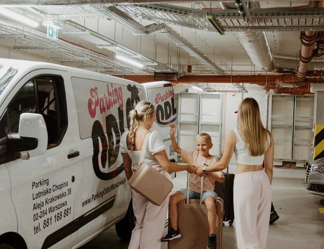Odlot Garage Lotnisko Okęcie Chopina Warszawa - zdjęcie 3