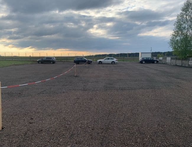 Parking z widokiem Lotnisko Katowice Pyrzowice - zdjęcie 4