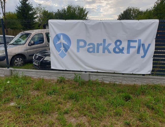 Parking Park&Fly Lotnisko Modlin Warszawa - zdjęcie 2