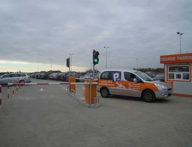 Orange Parking Modlin Lotnisko Modlin Warszawa - zdjęcie 3