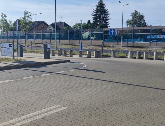 Oficjalny parking P4 - zdjęcie 2