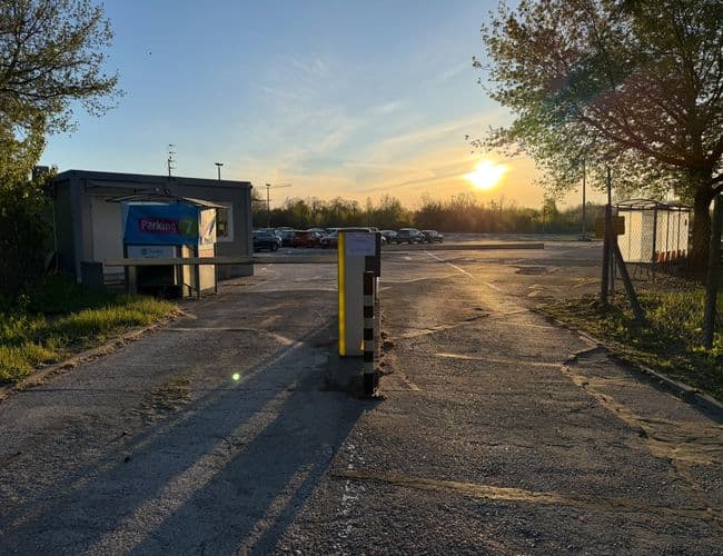 Parking 7 Lotnisko Modlin Warszawa - zdjęcie 3