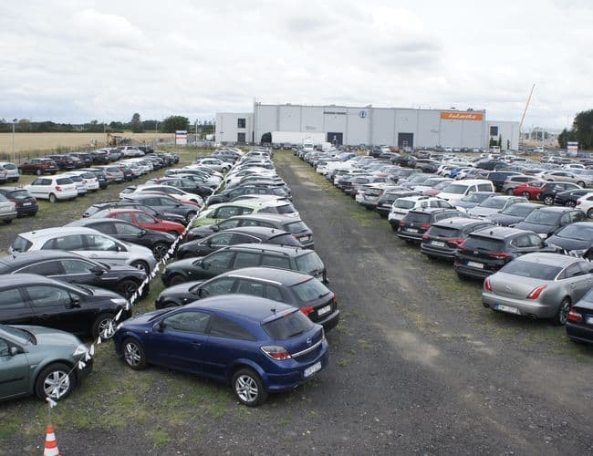 Parking Lotniskowy 24h Lotnisko Poznań-Ławica - zdjęcie 4