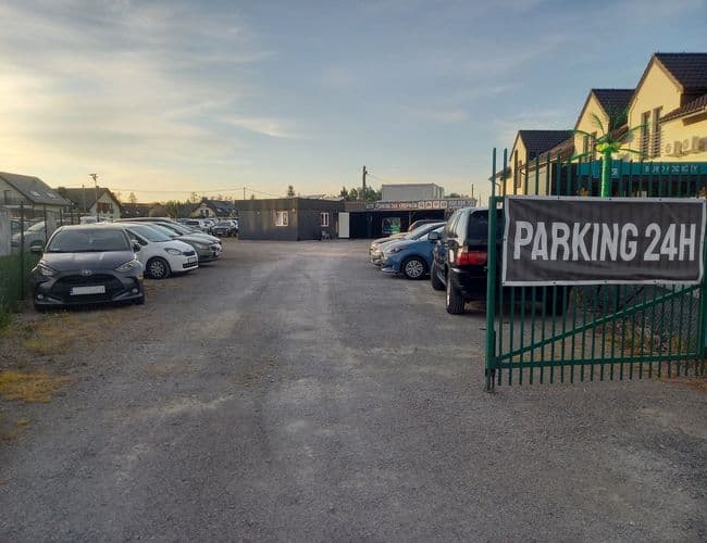 AutoParking24h Lotnisko Kraków Balice - zdjęcie 1