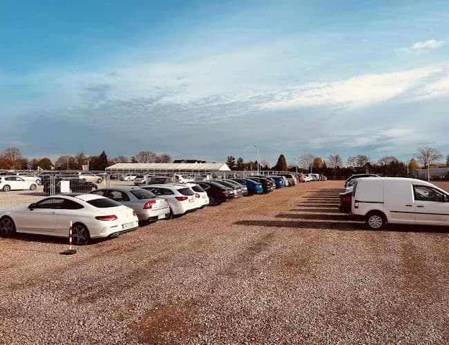 R8 Parking Lotnisko Kraków Balice - zdjęcie 1