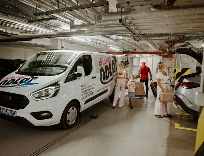 Odlot Garage Lotnisko Okęcie Chopina Warszawa - zdjęcie 2