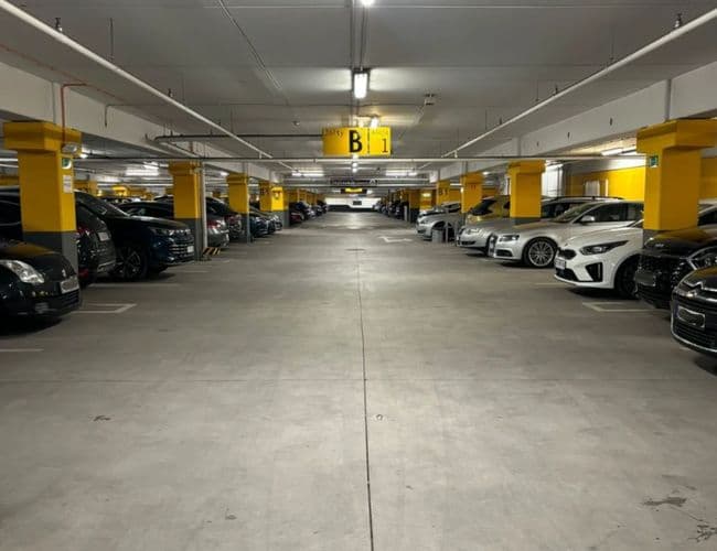 Parking MarcelinPark Lotnisko Poznań-Ławica - zdjęcie 1