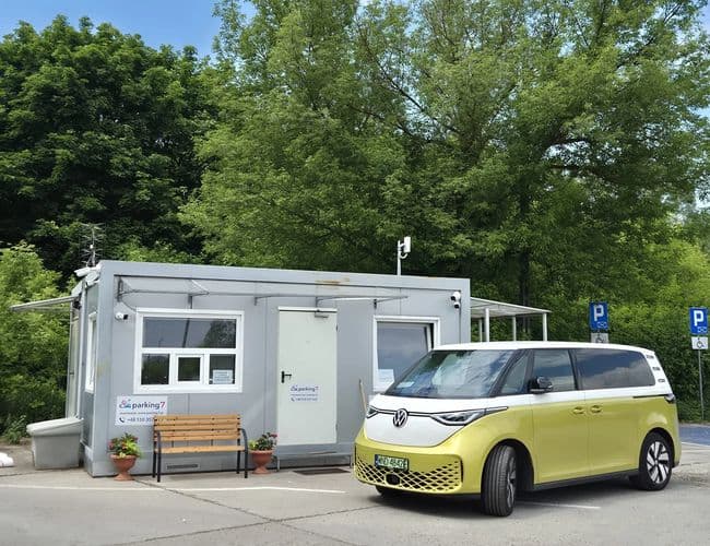 Parking 7 Lotnisko Modlin Warszawa - zdjęcie 2