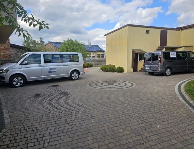 Parking na Krótkiej Lotnisko Katowice Pyrzowice - zdjęcie 1