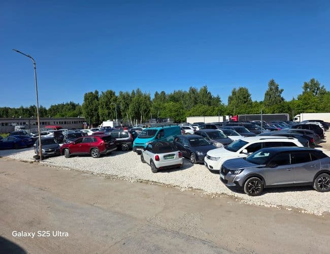 Odlotowy Parking Mado Lotnisko Reymonta Łódź-Lublinek - zdjęcie 6