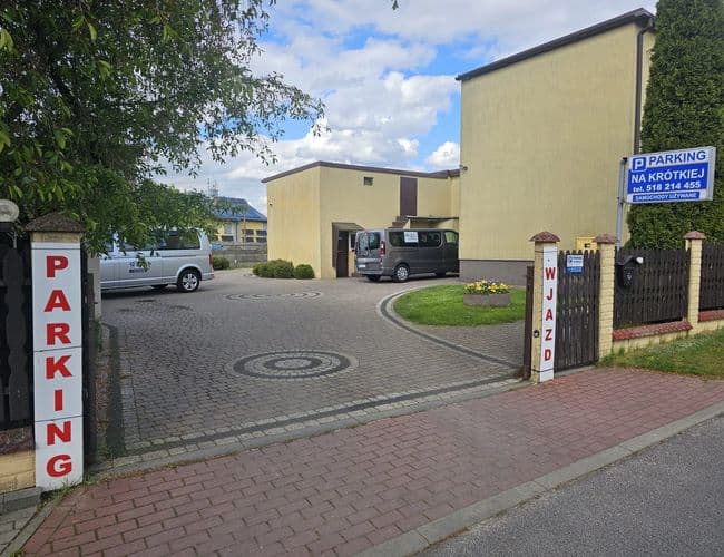 Parking na Krótkiej Lotnisko Katowice Pyrzowice - zdjęcie 4
