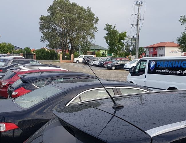 PARKING P24 PREMIUM Lotnisko Modlin Warszawa - zdjęcie 1