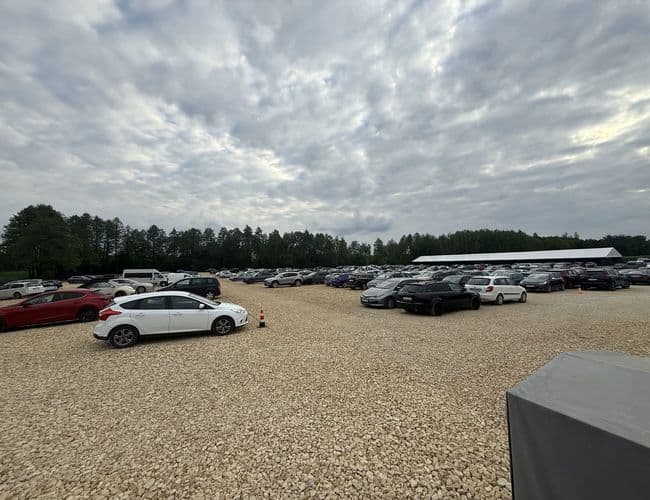 FlyParking Lotnisko Kraków Balice - zdjęcie 2