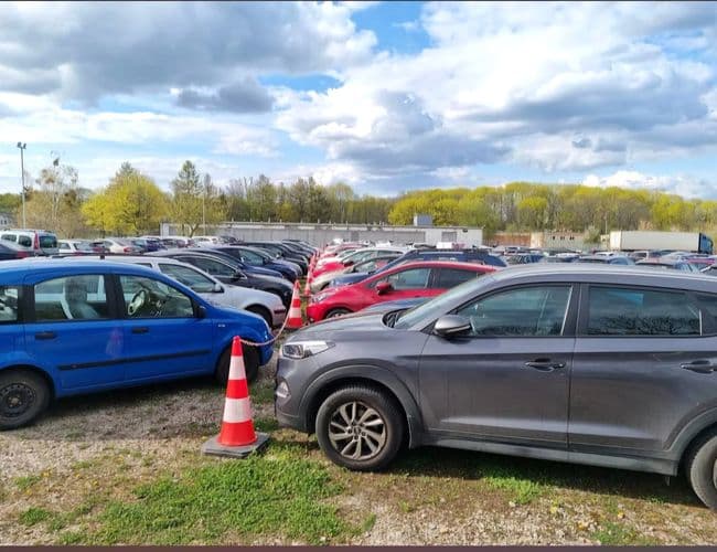 Parking Avanti Lotnisko Modlin Warszawa - zdjęcie 2