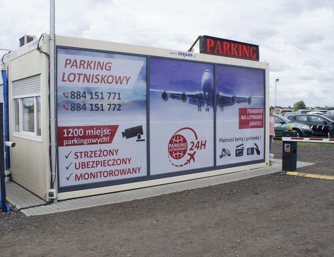 Parking Lotniskowy 24h Lotnisko Poznań-Ławica - zdjęcie 1